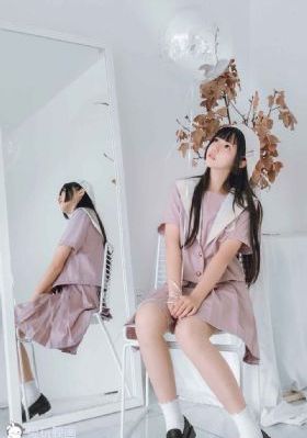 年轻的秘书在线