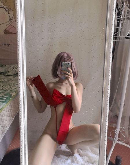 年轻的女教师2免费